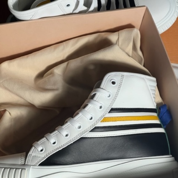 Louis Vuitton sneakers - Picture 3 of 17
